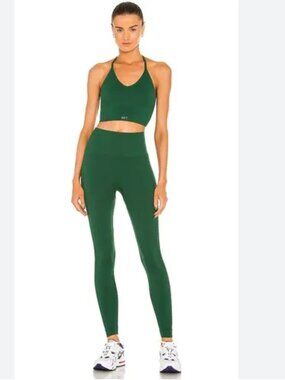 Set Active Ribbed V Sports Bra In Dark Green